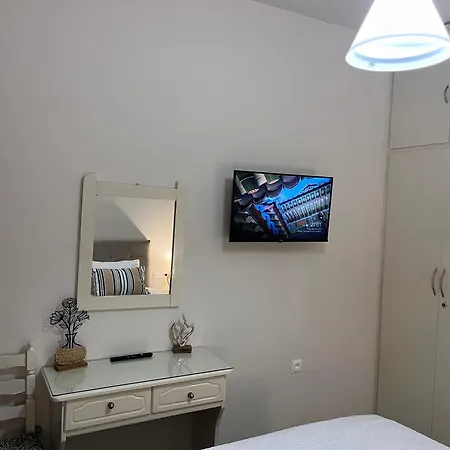 Nikos Apts & Keri