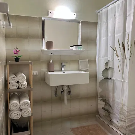 Nikos Apts &