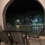 Nikos Apts & Apartament *