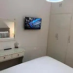 Nikos Apts & Apartament Keri