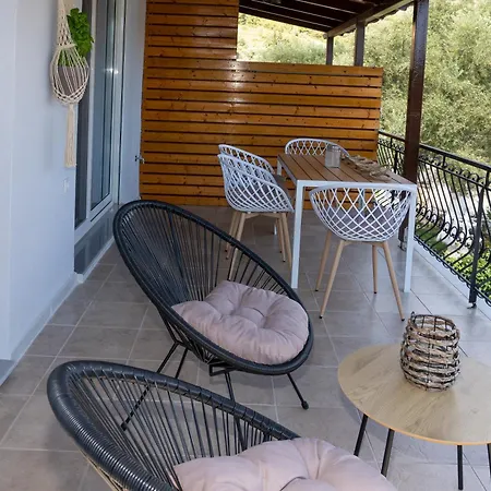 Nikos Apartment *