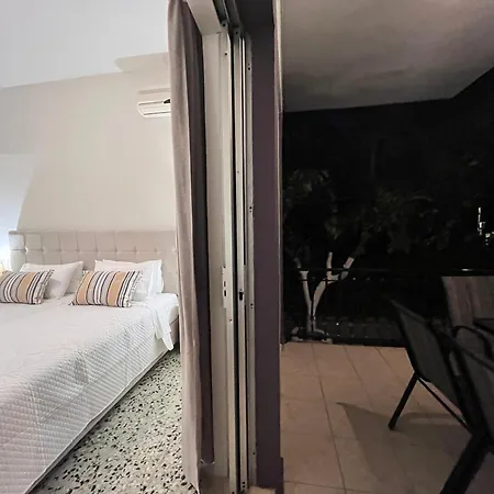 Nikos Apts &