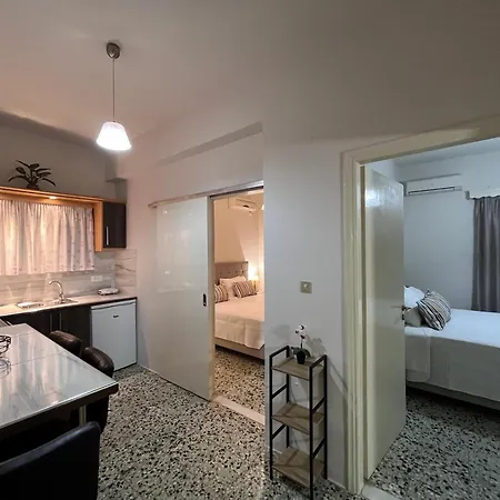 Nikos Lejlighed Keri