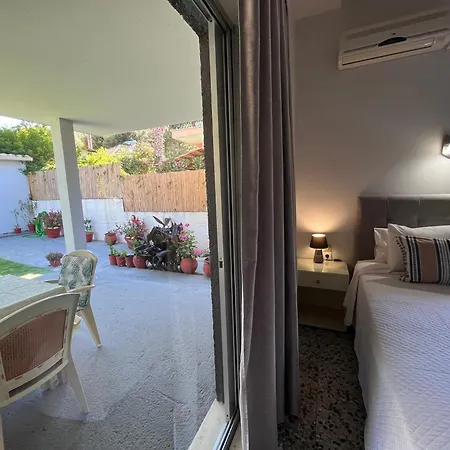 Nikos Apts & Apartament