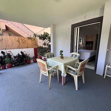 Nikos Apartment *