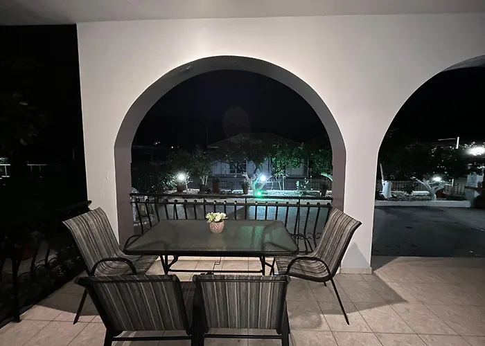 Nikos Apartament *