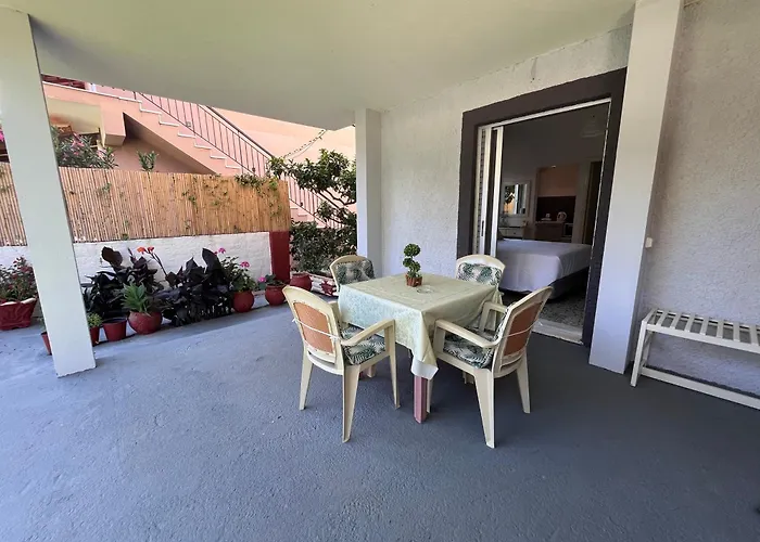 Nikos Apartament *