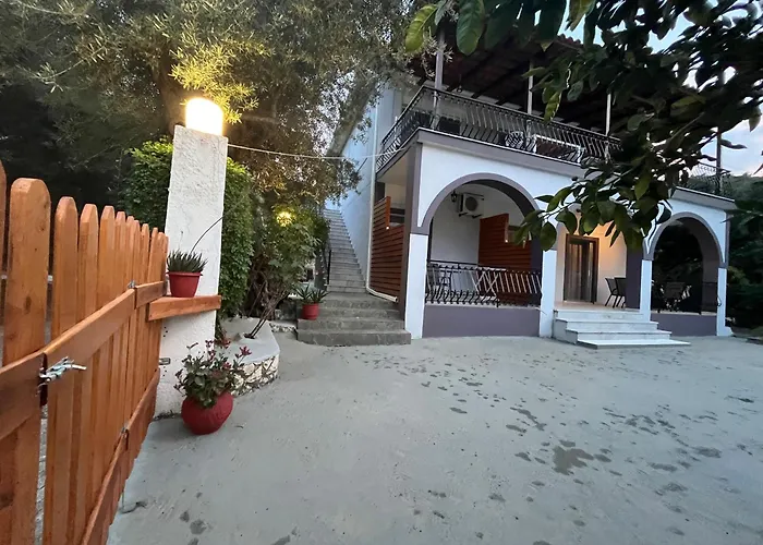 Apartament Nikos Keri